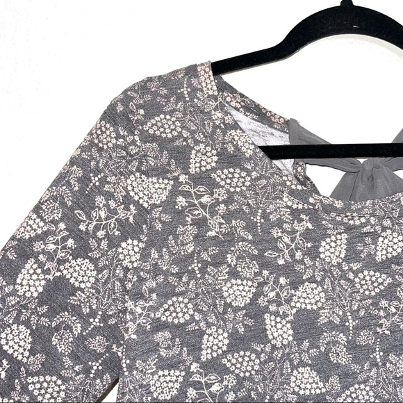 LC Lauren Conrad Gray & Pink Floral Print Lace Trim Tie Back Top Medium Women’s - Picture 3 of 13